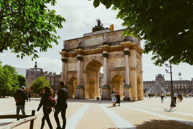 Official: Louvre Museum Pop Culture Tour+Timed Entry Ticket - Complimentary Digital Guide