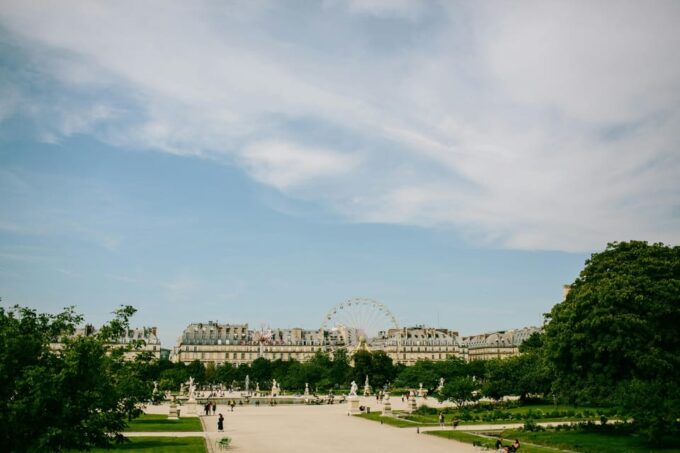 Official: Louvre Museum Pop Culture Tour+Timed Entry Ticket - Meeting Point and Location