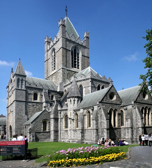 Official Temple Bar Dublin City Walking Tour With Guinness - Experience and Itinerary