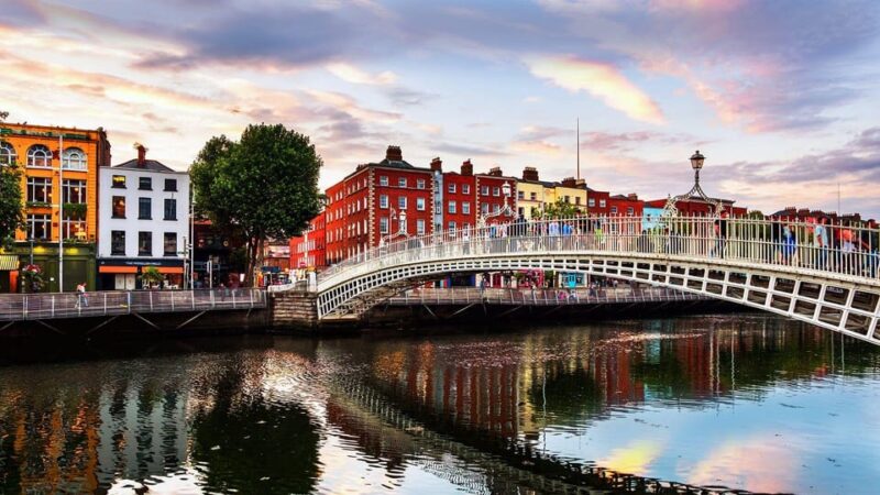 Official Temple Bar Dublin City Walking Tour With Guinness - Meeting Point and Important Information