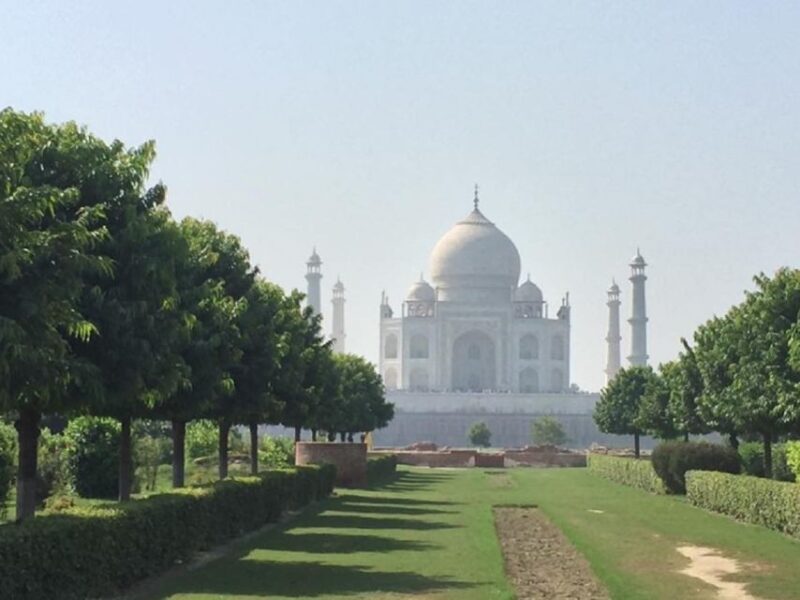 Official Tour Guide for Taj Mahal & Agra Fort Sightseeing - Free Time for Shopping
