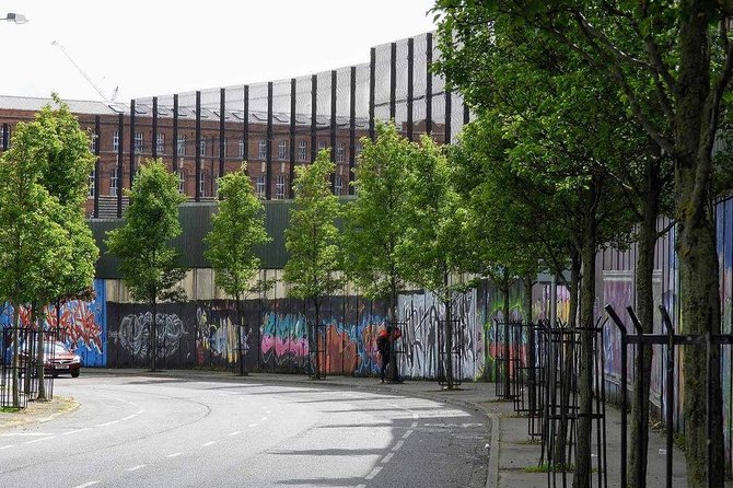 Official World Famous Belfast Taxi Mural Tour - Pickup and Drop-off Options