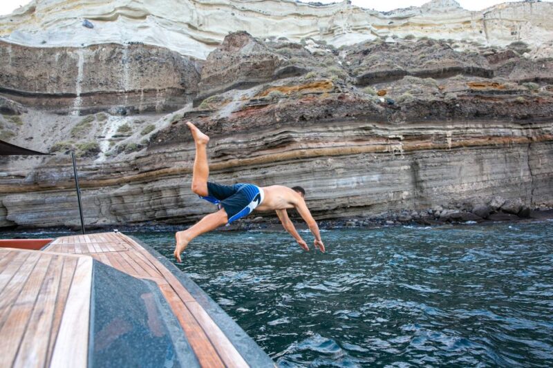 Oia: Private Santorini Catamaran Tour for Two With Drinks - Celebrating Special Occasions