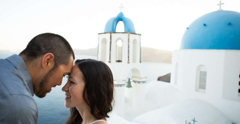 Oia: Private Village Photoshoot Session With Photographer - Edited Photos to Cherish