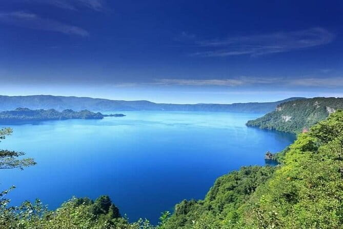 Oirase Gorge and Lake Towada Day Hike With Government-Licensed Guide - Guide and Tour Services