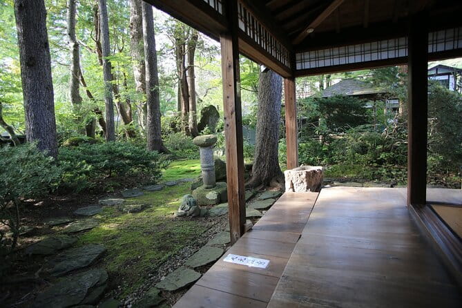 Oirase Gorge and Lake Towada Day Hike With Government-Licensed Guide - What to Bring and Wear