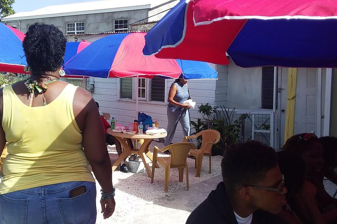 Oistins Fish Fry and De Bajan Barrel Tour - Navigating the Vibrant Vendor Stalls