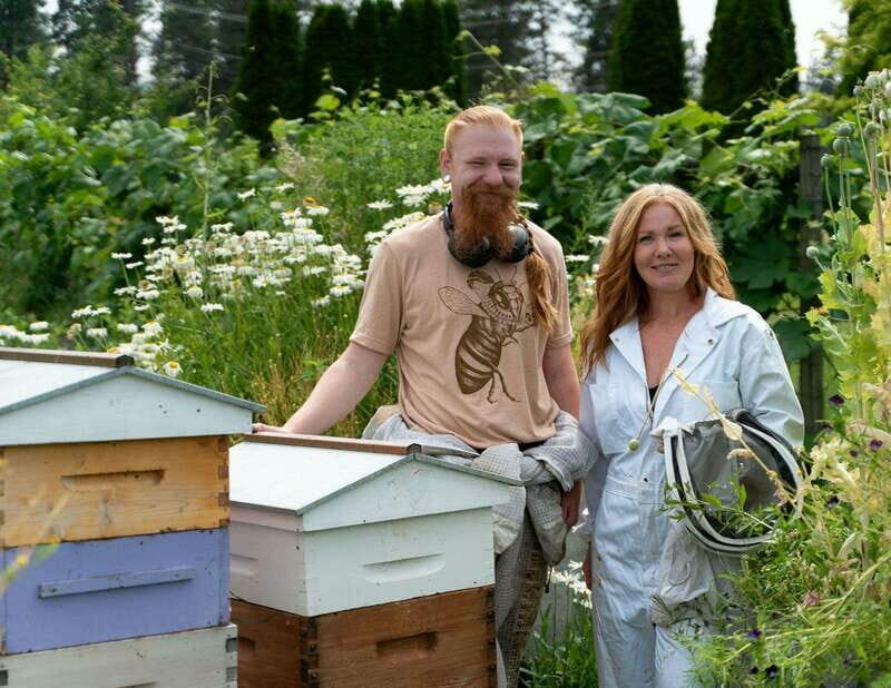 Okanagan Bee Tour, Wine Tasting and Lunch at Kelowna Winery - Honey Tasting: A Raw, Unpasteurized Delight