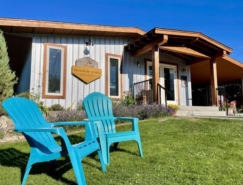 Okanagan Bee Tour, Wine Tasting and Lunch at Kelowna Winery - Booking Information
