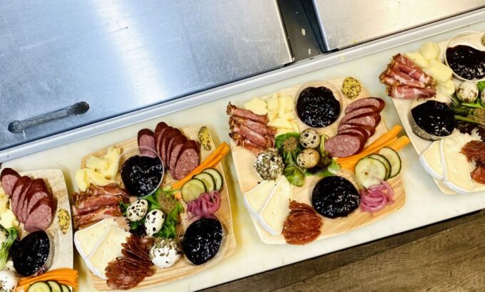 Okanagan Bee Tour, Wine Tasting and Lunch at Kelowna Winery - Tour Duration and Price