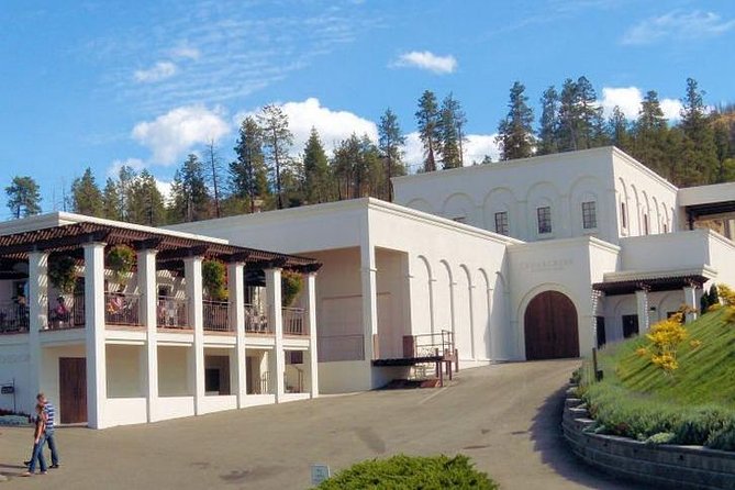 Okanagan Deluxe Wine Toasting Tour - Tasting the Finest Wines