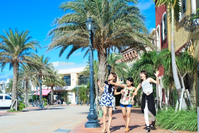Okinawa: Bus Tour to Churaumi Aquarium With Sightseeing - Exclusions and Accessibility