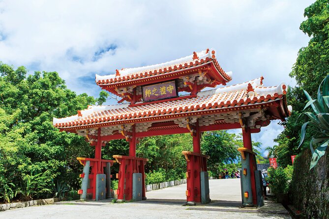 Okinawa Day Tour to the Top Sightseeing Spots - Dinner in Naha: Savoring the Flavors of Okinawan Cuisine