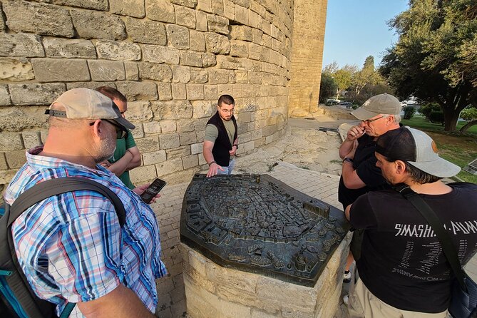 Old and Modern Baku Tour ( Day & Night Time) - Meeting and Pickup Information