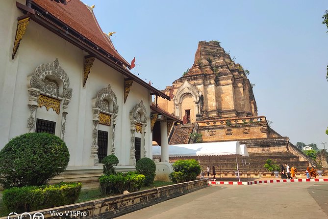 Old City & Temples Tour + Doi Suthep Temple & Famous Cnx. Lunch - Accessibility