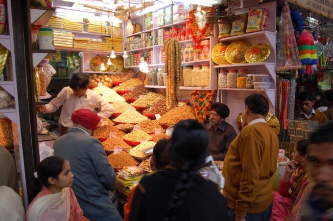 Old Delhi: 3-Hour Tuk-Tuk/Rickshaw Tour - Gurudwara Sis Ganj