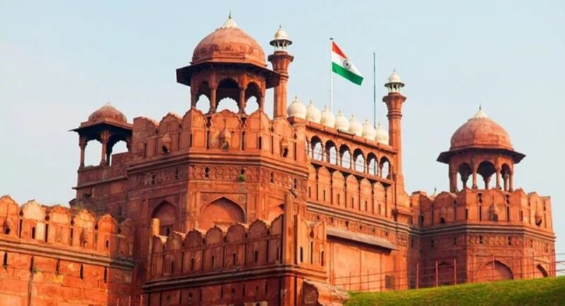 Old Delhi: Chandni Chowk Tour With Tuk Tuk Tea and Snacks - Visit Jama Masjid