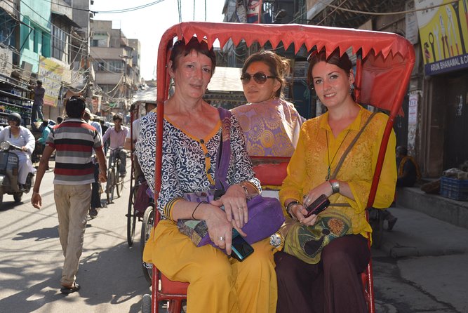 Old Delhi Food, Heritage&Cultural Walk With Rickshaw Ride to Masterji Kee Haveli - Visiting Masterji Kee Haveli