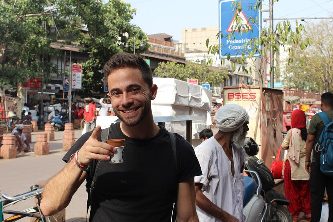 Old Delhi Food Tour Safari - The Capital of Flavors - Experiencing the Gurudwara Sis Ganj Sahib
