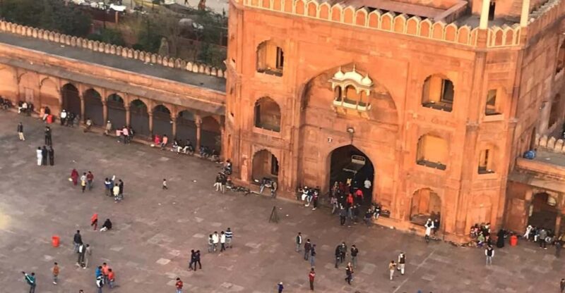 Old Delhi: Private Tour by Car With Guide and Lunch - Key Points