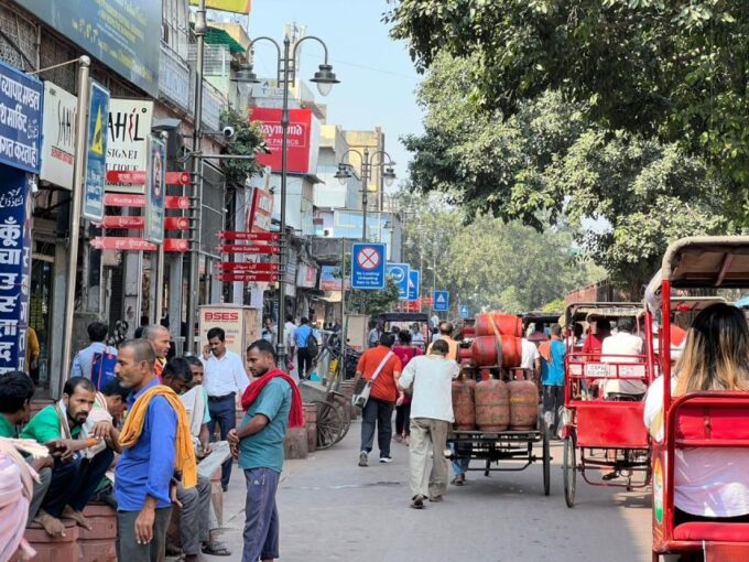 Old Delhi: Private Tour of Chandni Chowk, Tuk Tuk & Food - Red Fort and India Gate