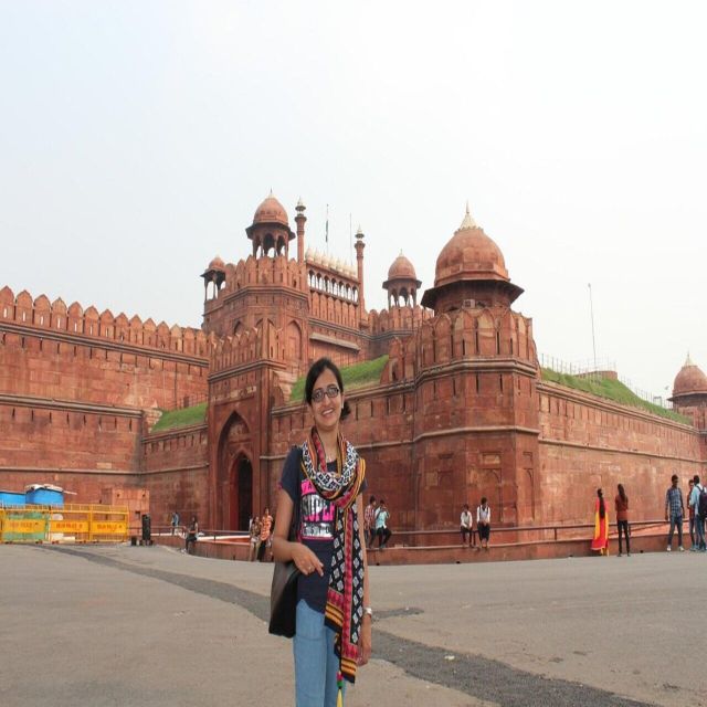 Old Delhi: Red Fort, Jama Masjid & Chandni Chowk by Tuk Tuk - Experience the Jama Masjid Mosque