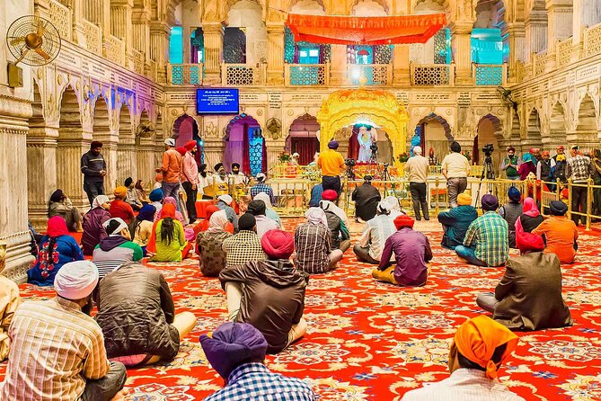 Old Delhi & Spice Market Tour - Exploring the Sikh Temple