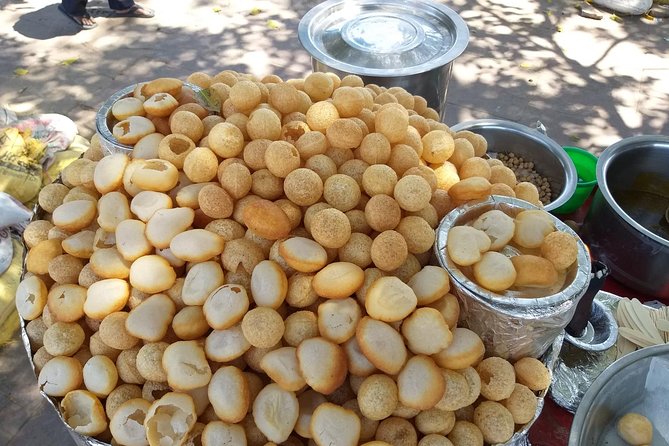 Old Delhi Street Food Tour With Spice Market On Tuk Tuk - Accessibility and Dress Code