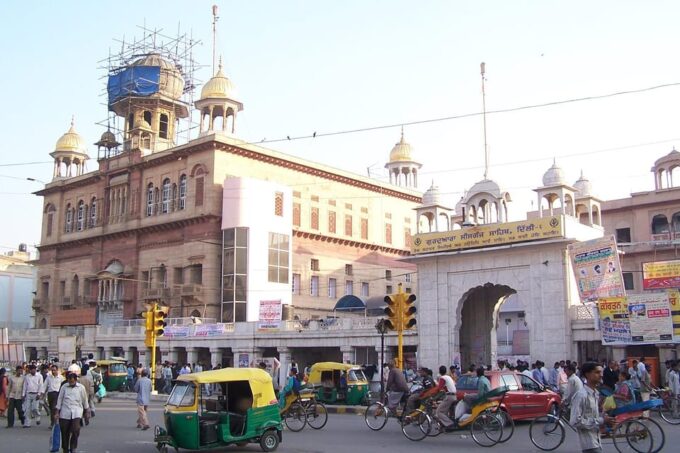 Old Delhi Temples and Spiritual Sites Day Tour - Gurudwara Sis Ganj Sahib