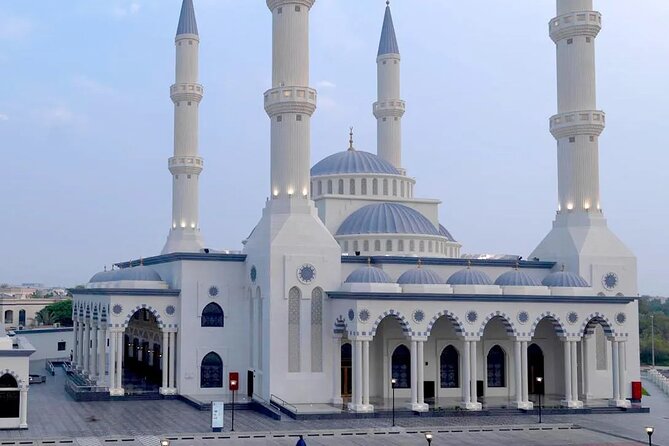 Old Dubai and New Dubai City Tour - Discovering New Dubai