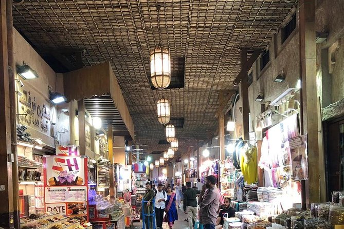 Old Dubai Walking Tour: Abra Ride, Creek, Spice & Gold Souks. - Navigating the Dubai Gold Souk