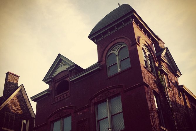 Old Louisville Ghost Tour as Recommended by The New York Times @ 4th and Ormsby - Exploring Eerie Past