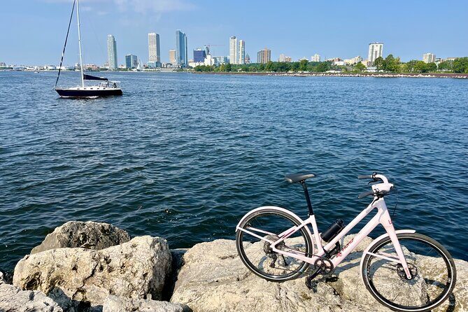 Old Milwaukee Lite 1:30pm E-Bike Tour - An In-Depth Look at the Milwaukee E-Bike Tour