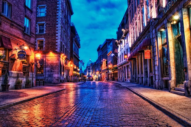 Old Montreal at Twilight Walking Tour Semi-Private - Accessibility