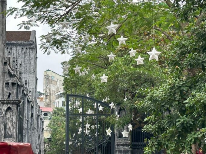 Old Quarter Cultural Walking Tour - Eco-friendly Exploration