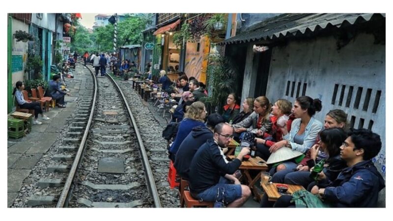 Old Quarter Street Food With Train Street - Key Points