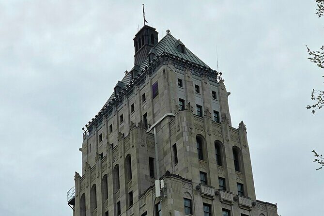 Old Quebec Walking Tour with a Certified Local Guide - Who Should Book This Tour?