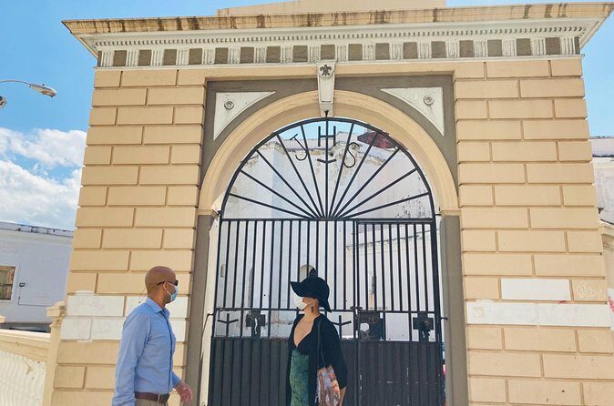 Old San Juan Immersive Walk: History and Culture - Calle San Sebastián: The Main Street