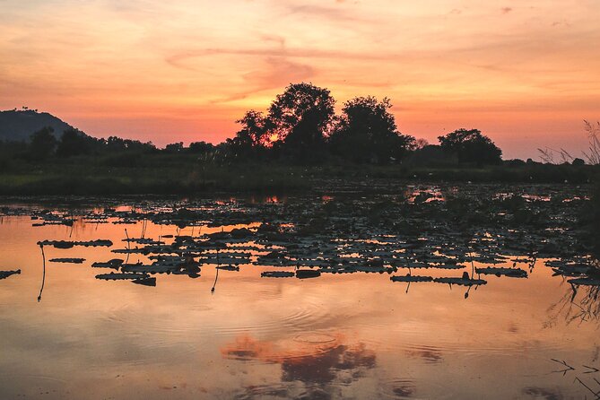 Old Siem Reap Sunset Food Tour by Tuk-tuk - Group Size