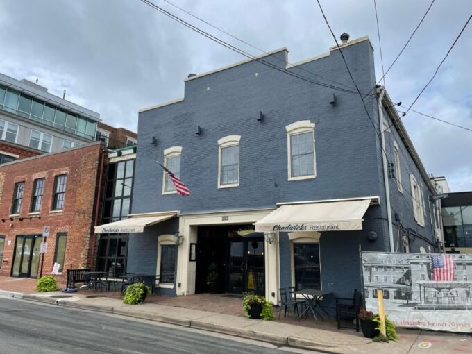 Old Town Alexandria: Southern Comfort Food & History Tour - Exploring Historic Old Town