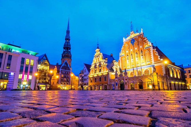 Old Town And Art Nouveau Walking Tour Of Riga - Discovering Art Nouveau Architecture