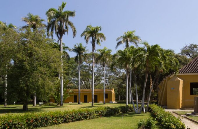 Old Town and Quinta Pedro Alejandrino Santa Marta City Tour - Languages and Cancellation