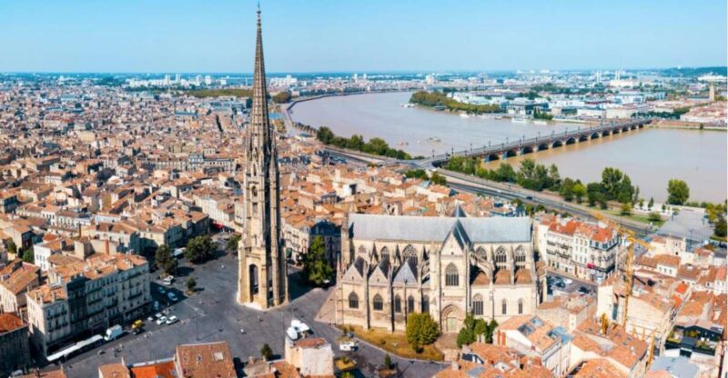 Old Town Bordeaux: Port of The Moon Quest Experience - Duration and Highlights