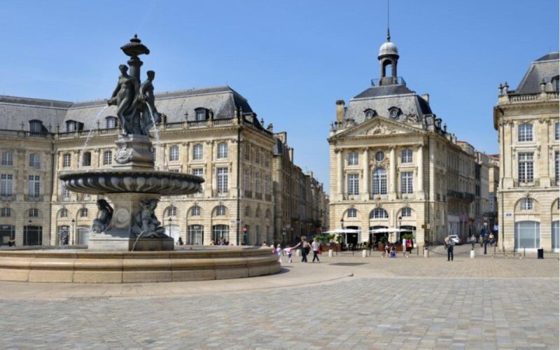 Old Town Bordeaux: Port of The Moon Quest Experience - Following Clues and Solving Puzzles