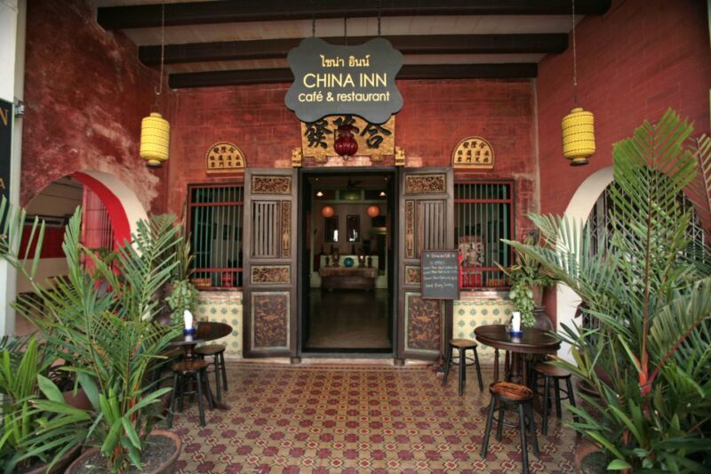 Old Town Cultural Heritage Tour With Dinner - Cultural Insights
