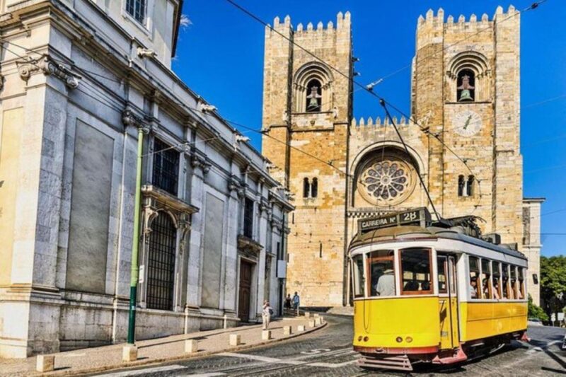 Old Town of Lisbon on Board of a Tuk Tuk- 1hour - Itinerary Details