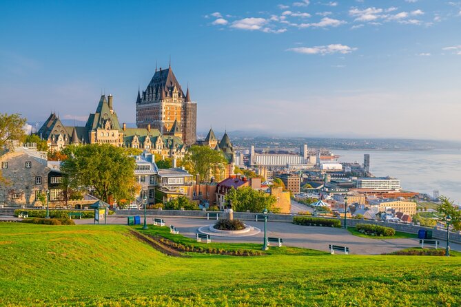Old Town Quebec: The European Charm Quest Experience - Key Features of the Game