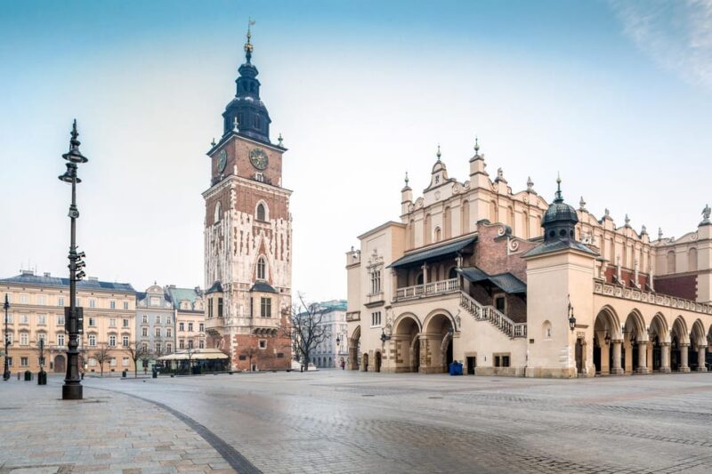Old Town Short Guided Walk With Entry to St. Marys Basilica - Key Points