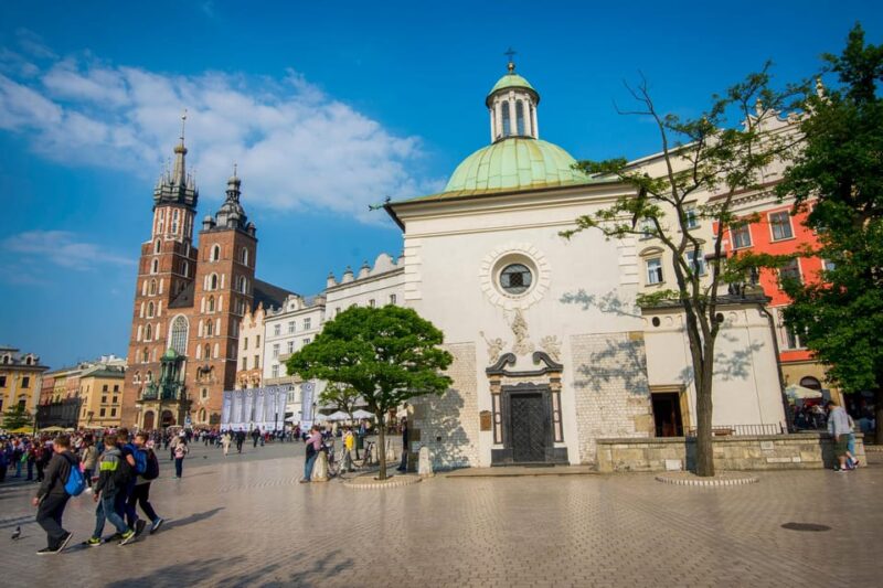 Old Town Short Guided Walk With Entry to St. Marys Basilica - Inclusions