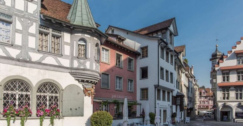 Old Town Walking Tour in St.Gallen With Textile Museum - Exploring Old Town Streets and Squares